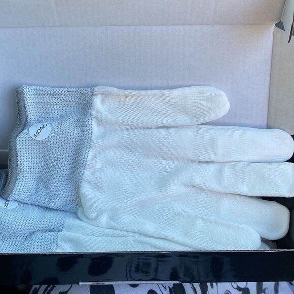 LED Light Up Rave Gloves 7 Different Light Patterns For Dancing/Lightshows - Picture 4 of 11